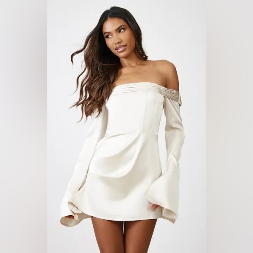 PrettyLittleThing Satin Pleat Detail Flared Sleeve Shift Dress
